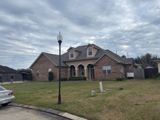 asphalt roofing - synergy roofing in metairie